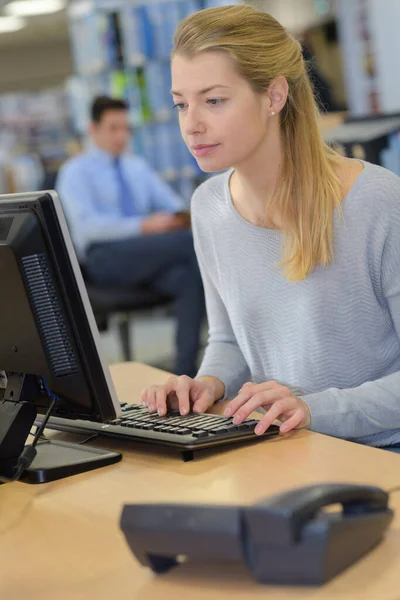 Mujer Negocios Oficina —  Fotos de Stock