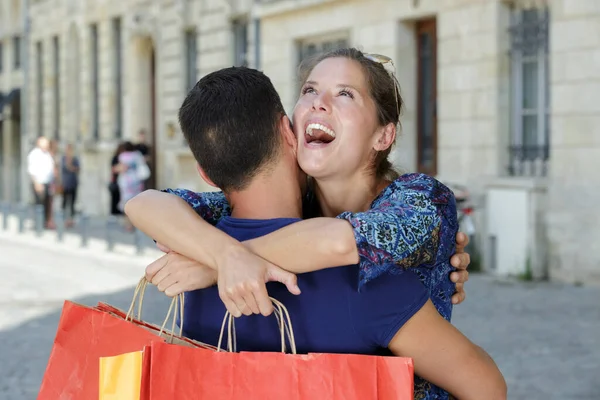 Sorrindo Casal Ganhou Loteria — Fotografia de Stock