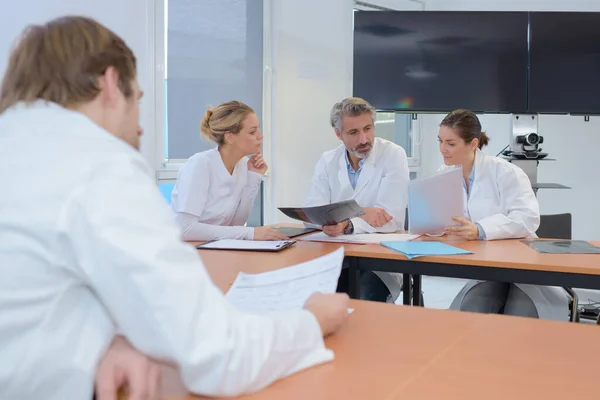 Briefing Giornaliero Ospedale — Foto Stock