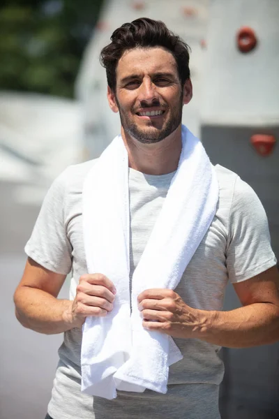 Guapo Chico Relajante Después Entrenamiento Aire Libre —  Fotos de Stock