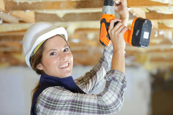 Femme Dans Maison Construction — Photo