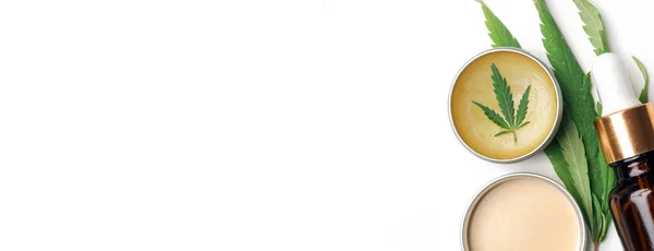 Tıbbi Marihuana Beyaz Zemin Üzerinde Cbd Yağlı Kozmetik Tentürler Kopya — Stok fotoğraf