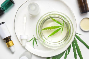 Tıbbi marihuana. CBD yağlı kozmetik ve tentürler.