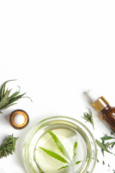 Medical Marijuana Cosmetics Tinctures Cbd Oil White Background Copy Space — Stock Photo, Image