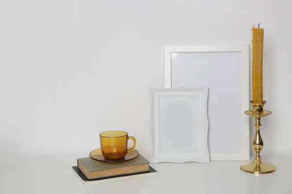 Molduras Madeira Branca Mockup Mesa Com Elementos Decoração Interiores Casa — Fotografia de Stock
