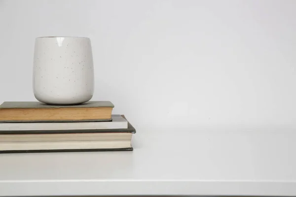 Ceramic Mug Books Table Simple Home Decor Copy Space — Stock Photo, Image