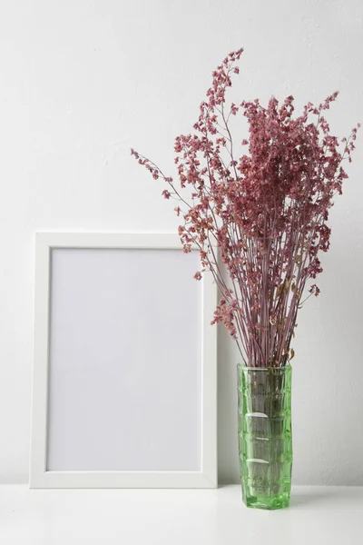 Witte Houten Frame Mockup Tafel Met Droge Roze Bloem Het — Stockfoto