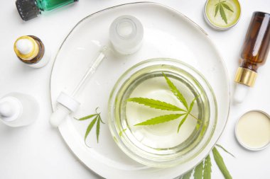 Tıbbi marihuana yağı. Kasede CBD yağı veya THC tentürü.
