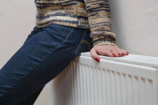 Woman Sittin Warming Hands Heating Radiator Witer Time Cold Weather — Stock Photo, Image