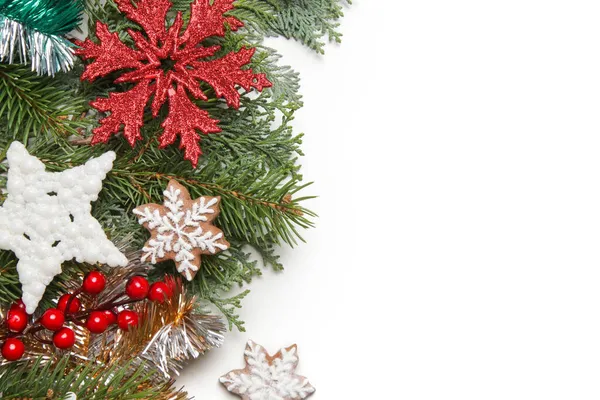 Decoração Natal Ramos Árvore Natal Bagas Vermelhas Biscoitos Forma Floco — Fotografia de Stock