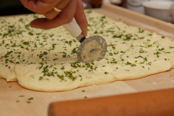 Making Homemade Garlic Bread Serie Photos Woman Cutting Dough Cutter — Stock Photo, Image