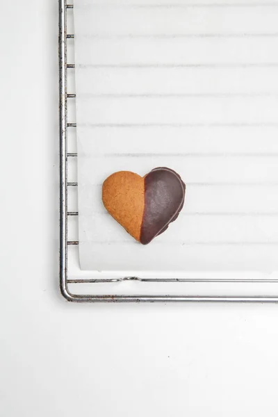 Dark Chocolate Dipped Heart Shaped Cookies Simple Easy Diy Valentines — Fotografia de Stock