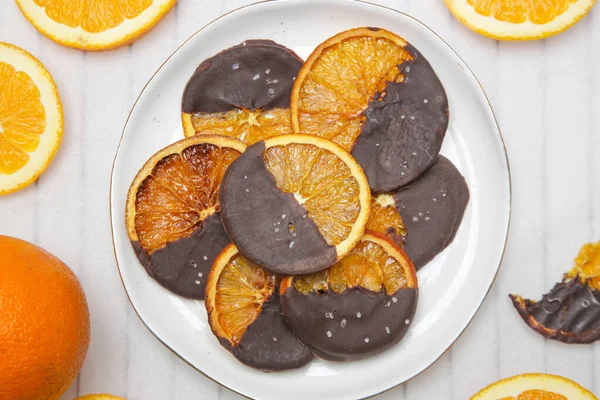 Dark Chocolate Dipped Dry Orange Slices — Fotografia de Stock