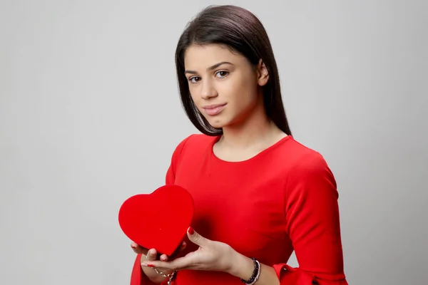 Attractive Young Woman Holding Red Heart Valentine Day Concept — Stok fotoğraf