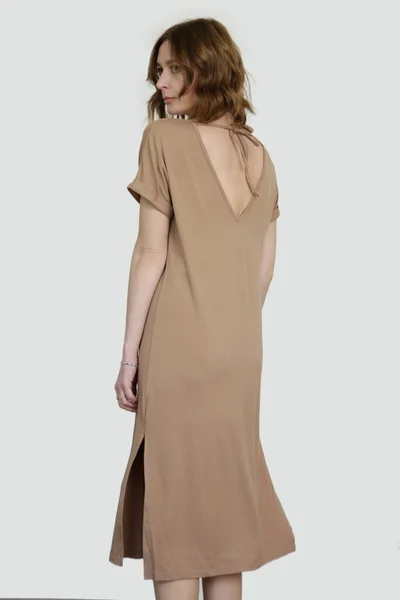 Mujer Vestido Midi Algodón Elástico Beige Informal Camiseta Algodón Orgánico —  Fotos de Stock