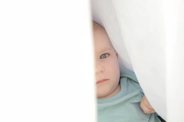 Portrait Cute Blue Eyed Baby Boy Laying White Cotton Sheet — Stock Photo, Image