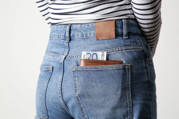 Mujer Con Euros Bolsillo — Foto de Stock