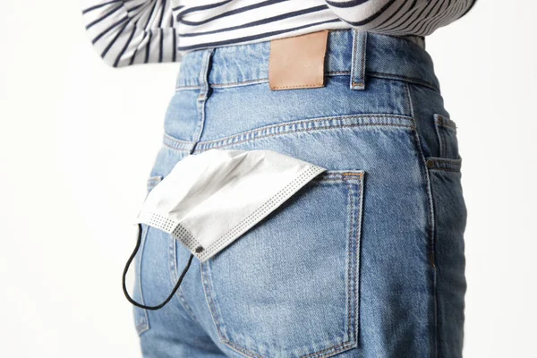 Máscara Médica Protetora Bolso Trás Jeans — Fotografia de Stock