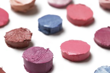 Ruj izleri beyaz arkaplanda izole edildi