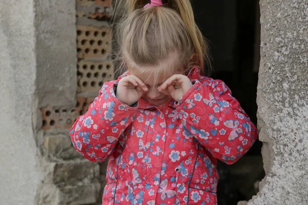Portrait Little Sad Girl Ruined Building Refugees War Crisis Humanitarian — Stock Photo, Image
