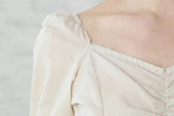 Женщина Модель Ретро Льняной Блузке Естественная Окрашенная Органическая Льняная Одежда — стоковое фото