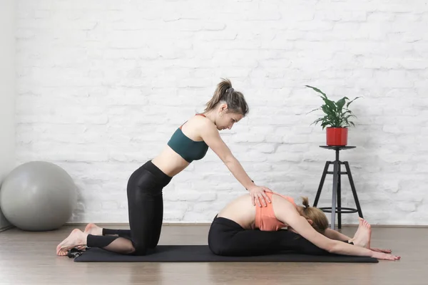 Private Yoga Class Young Woman Practicing Stretching Yoga Positions Personal — Zdjęcie stockowe