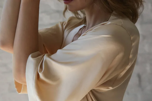 Studio Serie Imges Young Woman Beige Silk Robe —  Fotos de Stock