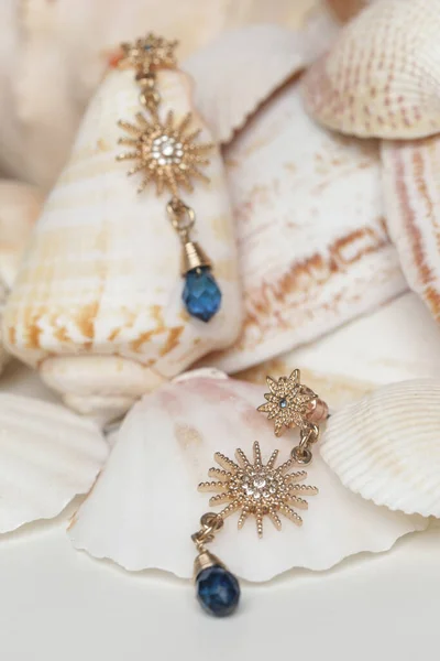 Earrings Product Shot Golden Vintage Earrings Marine Shell Background Jewelry — Φωτογραφία Αρχείου