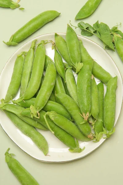 Guisantes Verdes Orgánicos Recién Cosechados Mesa — Foto de Stock