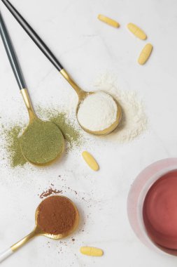 Çeşitli besin kaynakları var. Cilt, eklemler, bağırsaklar ve genel sağlık için beslenme veya besin takviyeleri. 