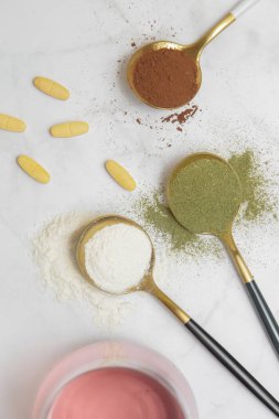 Çeşitli besin kaynakları var. Cilt, eklemler, bağırsaklar ve genel sağlık için beslenme veya besin takviyeleri. 