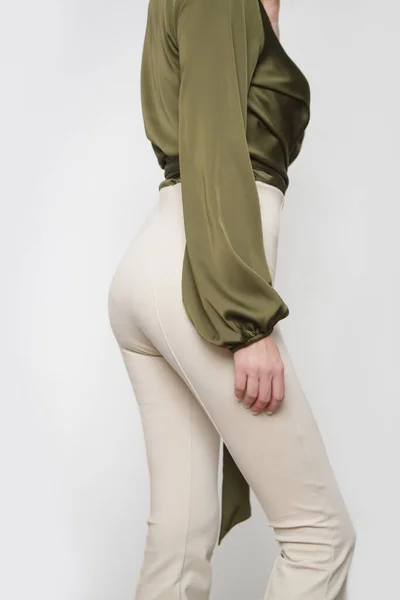 Serie Studio Photos Young Female Model Wearing Green Silk Blouse — 스톡 사진