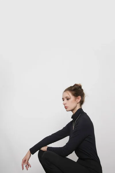 Serie Studio Photos Young Female Model Wearing All Black Classic — Photo