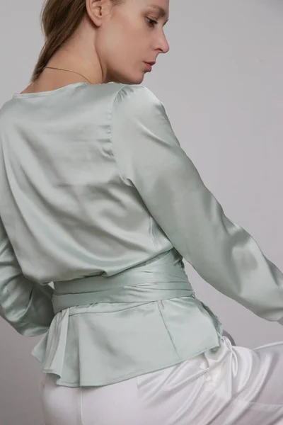 Serie Studio Photos Young Female Model Wearingmint Green Silk Satin — Zdjęcie stockowe