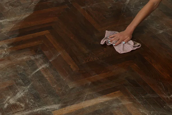 Woman Hand Cleaning Wooden Floor Cloth — Zdjęcie stockowe