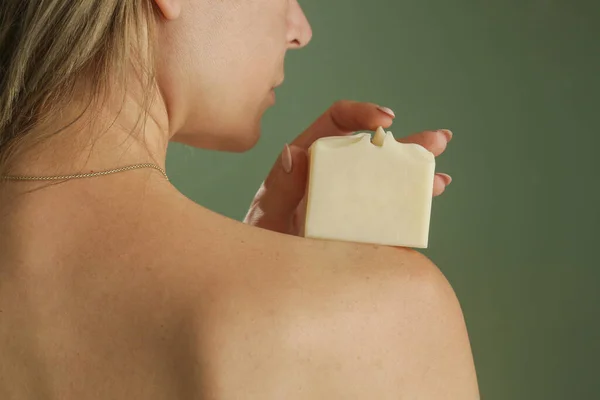 Young Caucasian Woman Holding Soap Bar Her Shoulder Natural Handmade — Stock Fotó