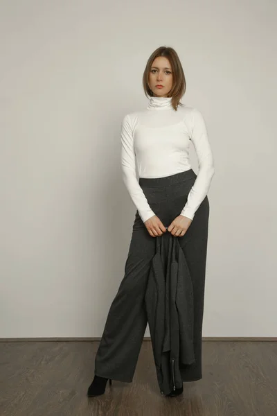 Serie Foto Studio Giovane Modella Donna Vestita Casual Business Outfit — Foto Stock