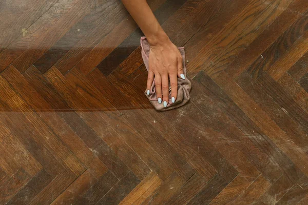 Woman Hand Cleaning Wooden Floor Cloth — 스톡 사진