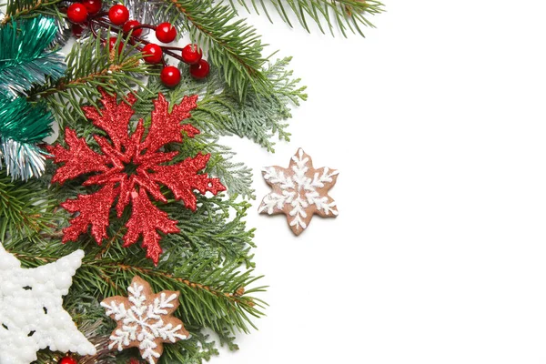 Decoração Natal Ramos Árvore Natal Bagas Vermelhas Biscoitos Forma Floco — Fotografia de Stock