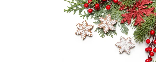 Christmas Decoration Christmas Tree Branches Red Berries Snow Flake Shaped — Stock Photo, Image