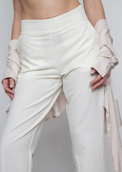 Studio Shot Female Model Wearing White Straight Leg Trousers — Stock Photo, Image