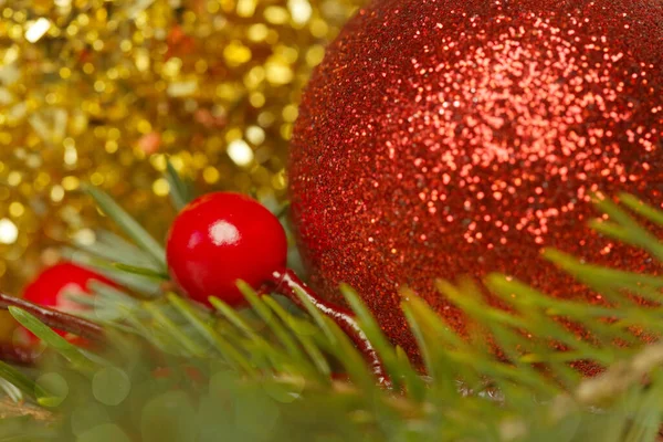 Rote Beeren Auf Abstraktem Festlichem Defokussiertem Hintergrund Weihnachten Winterurlaub Neujahrskonzept — Stockfoto