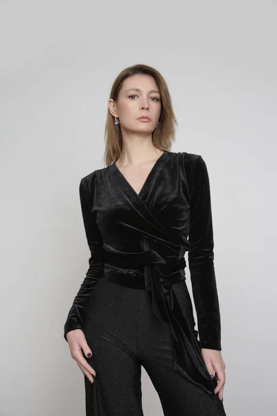 Serie Studio Photos Female Model Wearing Sparkling Black Jumpsuit Simple — Stock Photo, Image