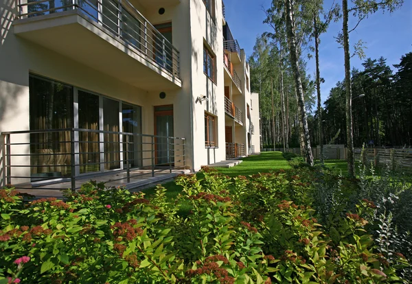 Apartment exterior — Stock Photo, Image