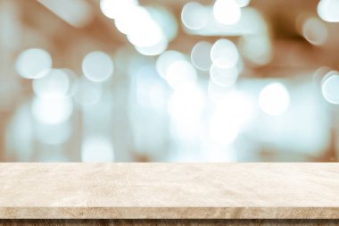 Görüntü arkaplanı üzerine boş kahverengi çimento tablo, ürün ekran montajı