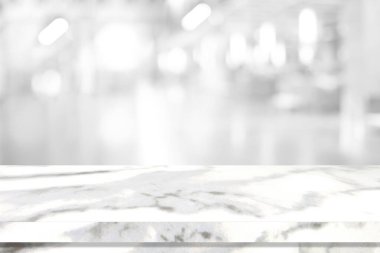 Boş beyaz masa üstü, tezgah, bulanık perspektif mağazası, bokeh ışıklı arka plan, beyaz mermer taş masa, raf ve yiyecek için bulanık dükkan, ürün modeli, şablon arka plan, afiş, perakende duvar kağıdı, poster