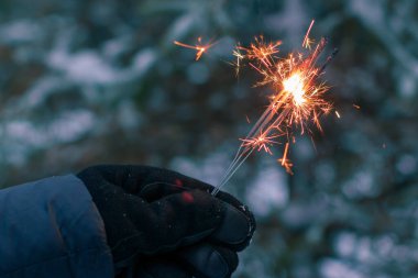Açık havada Yanan Maytaplar