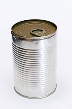 Beyaz Arkaplanda Boş Kenarlı Olmayan Teneke Kutu