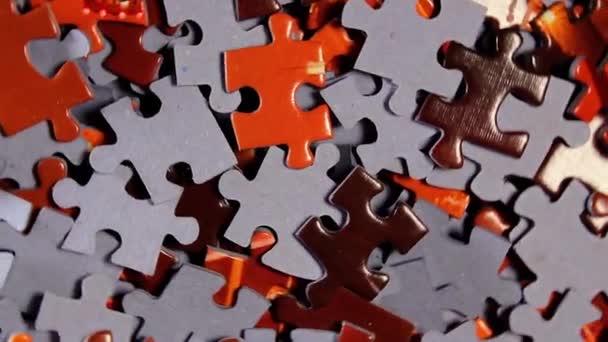 Pezzi di puzzle colorati che ruotano in senso antiorario - Close-Up — Video Stock