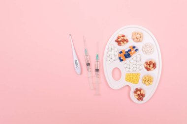 İlaç Endüstrisi ve İlaç Ürünleri - Farklı Renkli Haplar